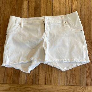 Gap white denim maternity shorts size 28/6R. NWOT